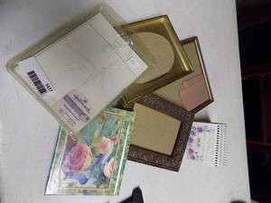 lot 5437 image: Picture Frames, Invitations & Calendar