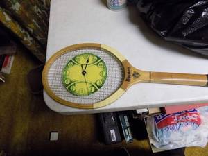 lot 5448 image: Tennis Racket Clock