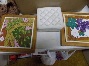 lot 5454 image: Trivets (2 ea) & Vintage Candy Dish