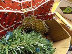 lot 5461 image: Christmas Lot