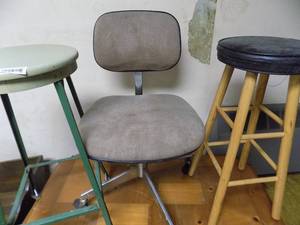 lot 5487 image: Vintage Stools (2 ea)