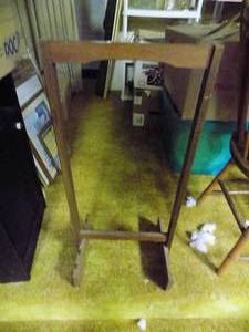 lot 5500 image: Small Suit Rack