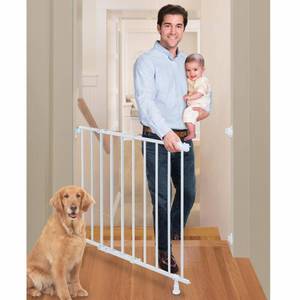 lot 4657 image: Summer Infant Top of Stairs Simple to Secure Metal Gate