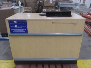 lot 4929 image: Retail Counter