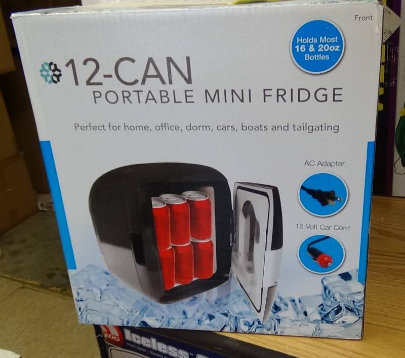 lot 3080 image: 12 Can Mini Fridge Cooler