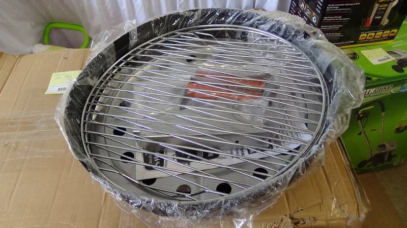 lot 3081 image: Southern Country 2-In-1 Charcoal Water Smoker Grill