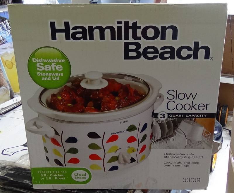 lot 3044 image: Hamilton Beach Oval Slow Cooker, 3-Quart