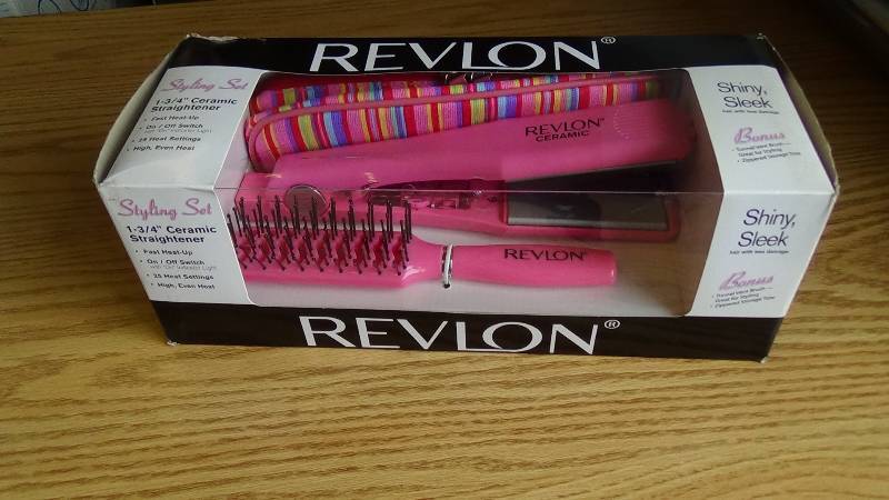 lot 3076 image: REVLON 1 34 Ceramic Straightener Set