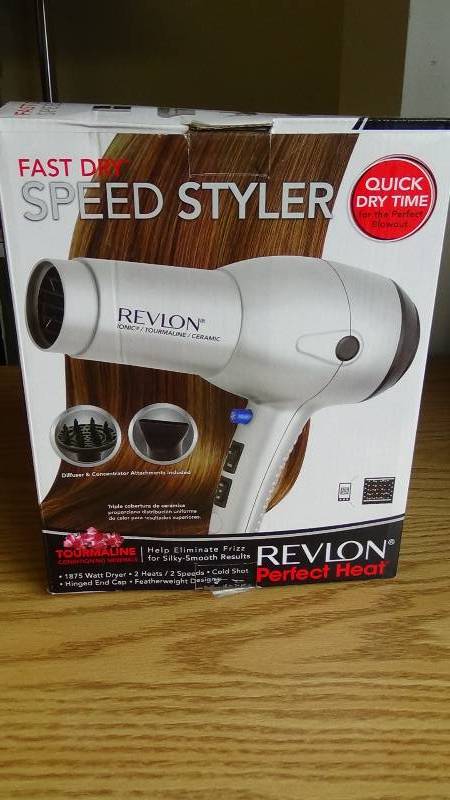 lot 3071 image: Revlon Tourmaline Ionic Ceramic Dryer