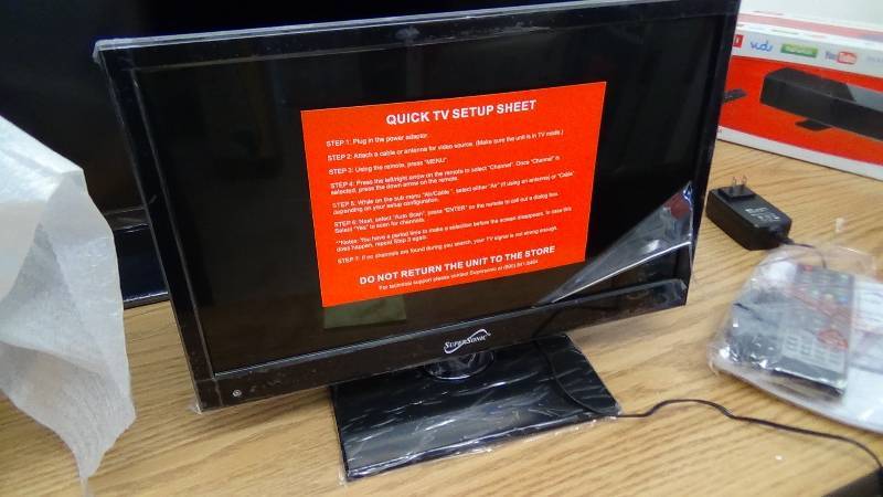 lot 3050 image: Supersonic 15.6 720p LED HDTVDVD Combo