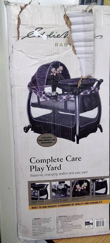 lot 2955 image: Eddie Bauer Complete Care Playard Play Yard