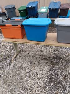 lot 419 image: 3 totes one gray one blue one orange