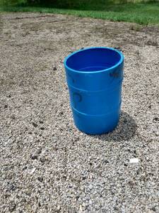 lot 421 image: blue plastic 55 gallon drum with top cutout