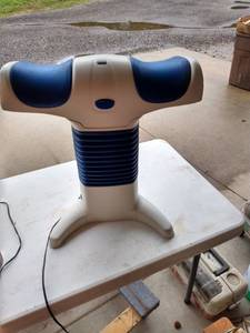 lot 475 image: back2life massager model bl2002 plugged in comes on