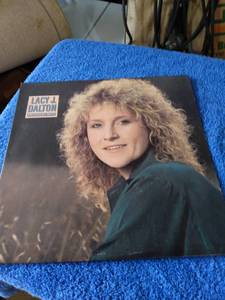 lot 492 image: Lacey J Dalton greatest hits FC 38883 no scratches