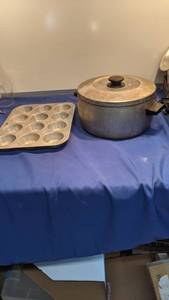 lot 1453 image: muffin pan and aluminum pot