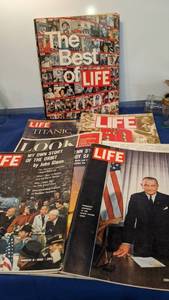 lot 1496 image: 8 magazines