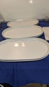 lot 1500 image: six dinner platters