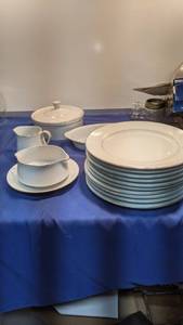 lot 1506 image: 14 pieces crown Victoria love itlace fine china