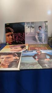 lot 1567 image: six records this is Gene Pitney Lionel Richie Dick Clark Rock and rollI remember Eddie Arnold Wayne jenning and Moe bandy