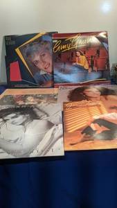 lot 1571 image: six records Anne Murray Amy Grant Jim Reeves Rita Cooley Debra Allen jamie fricke