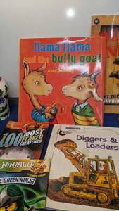 lot 1586 image: 9 kids books