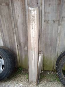lot 2070 image: six pieces of 4-in vent pipe new
