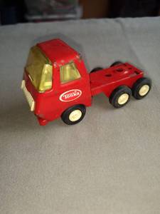 lot 2086 image: Tonka truck with all glass and stickers