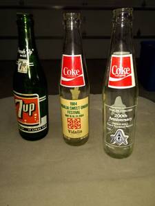 lot 2094 image: fresh up with 7UP KCMO 1984 Vidalia onion coke bottle 200 anniv masons coke bottle
