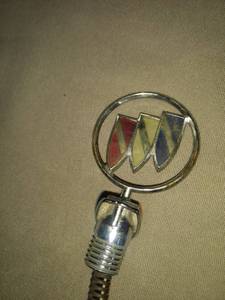 lot 2095 image: 1980s Buick hood ornament