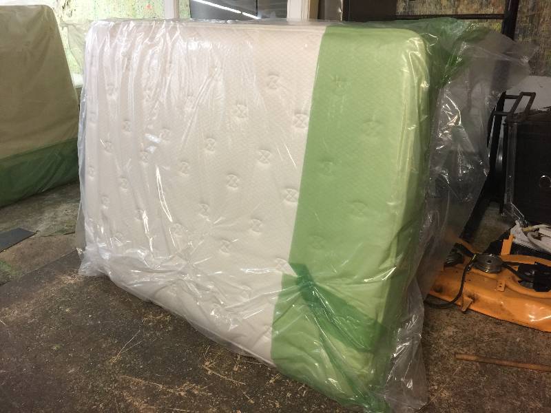 lot 7090 image: SEALY POSTUREPEDIC ENCORE ULTRA PLUSH QUEEN MATTRESS