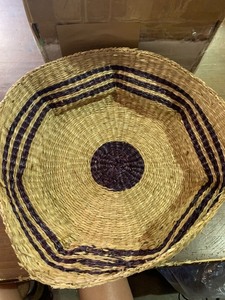 lot 66463 image: Seagrass Basket. 17�� Top 14�� Bottom