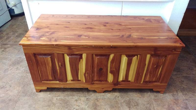 lot 7 image: Solid Cedar Hope Chest