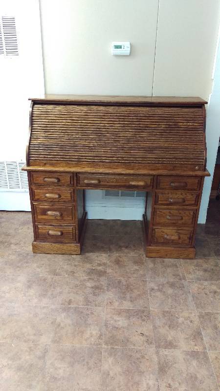 lot 12 image: Solid Oak Roll-Top Desk
