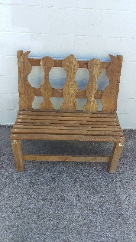 lot 18 image: Outdoor Solid Wood Bench