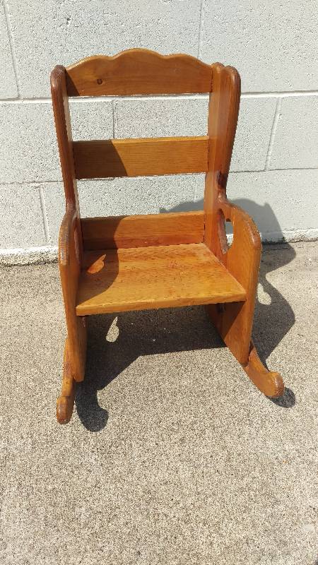 lot 24 image: Solid Pine Child-Size Rocking Chair