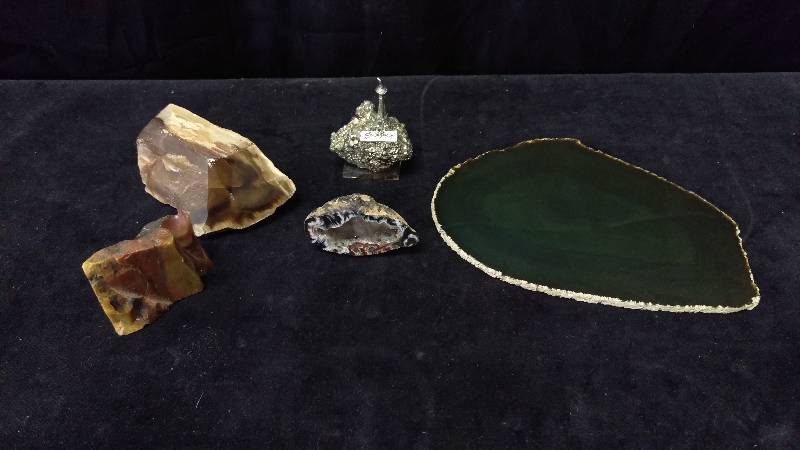 lot 65 image: Petrified Wood, Geode, Pyrite, and Agate Slab
