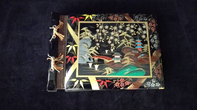 lot 69 image: Vintage Unused Oriental Themed Photo Album Scrapbook