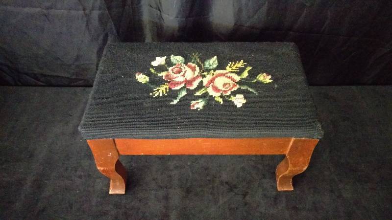 lot 70 image: Vintage Footstool