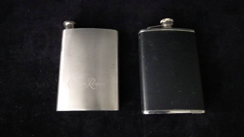 lot 71 image: Pair of Flasks