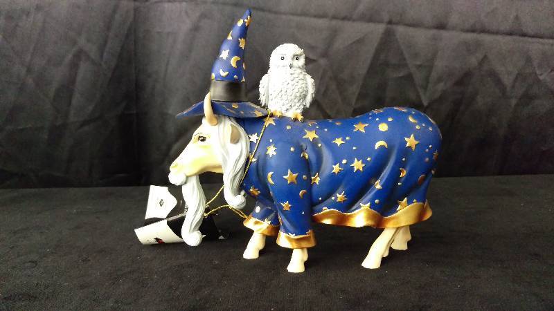 lot 77 image: Cow Parade Moolin the Wizard Figurine