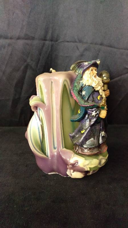 lot 78 image: Wizard Layered Candle