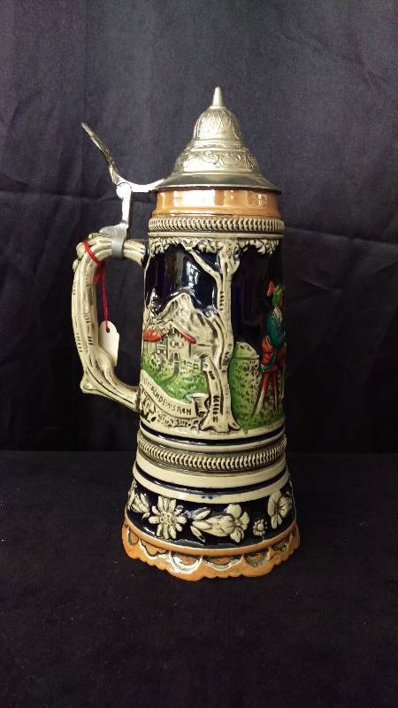 lot 82 image: Mapsa German Musical Stein