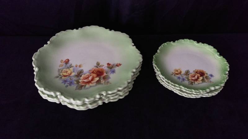 lot 83 image: Vintage Decorative China
