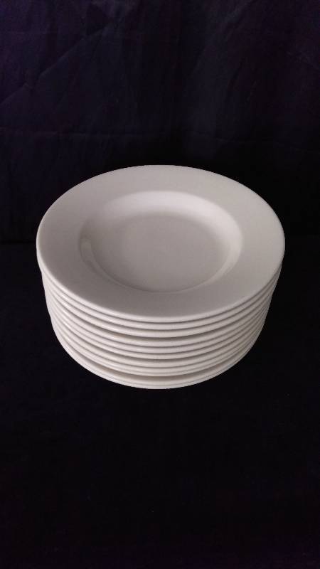 lot 89 image: Set of 11 Large White Buffalo China Dinner Plates