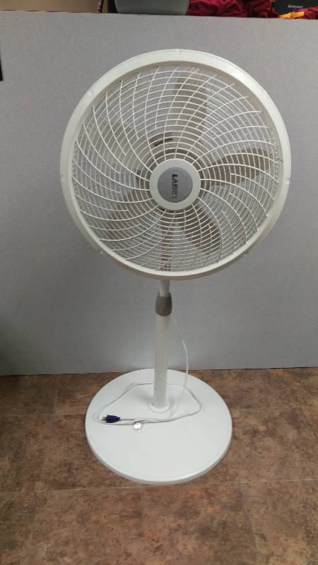 lot 124 image: Adjustable Height 20 Oscillating Fan