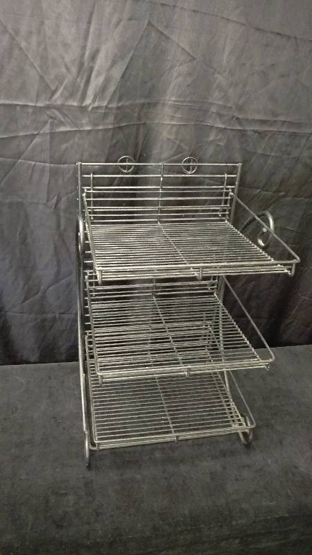 lot 134 image: Adjustable Metal Shelf