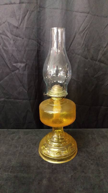 lot 135 image: Vintage Oil Lamp