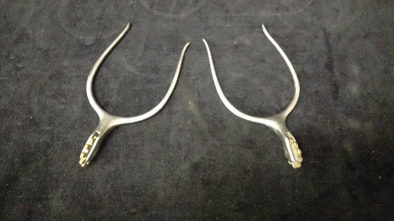 lot 47 image: Vintage Signed Roy Robinson Spurs