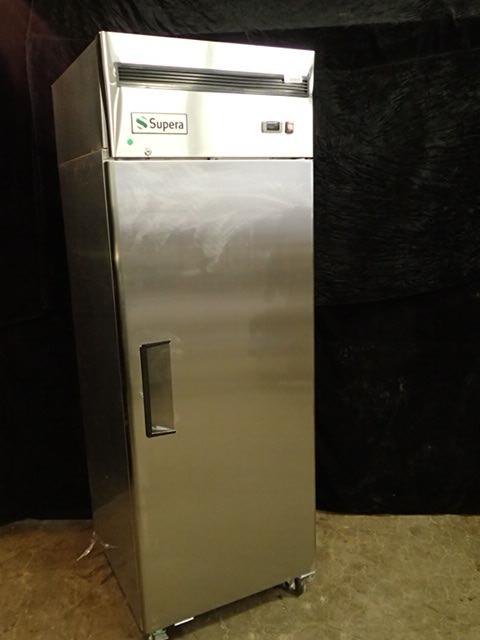 lot 3482 image: Supera 29 Solid 1-Door Reach-In Freezer (F1R-1)